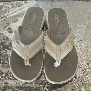 Clarks Women's Tan Sandals